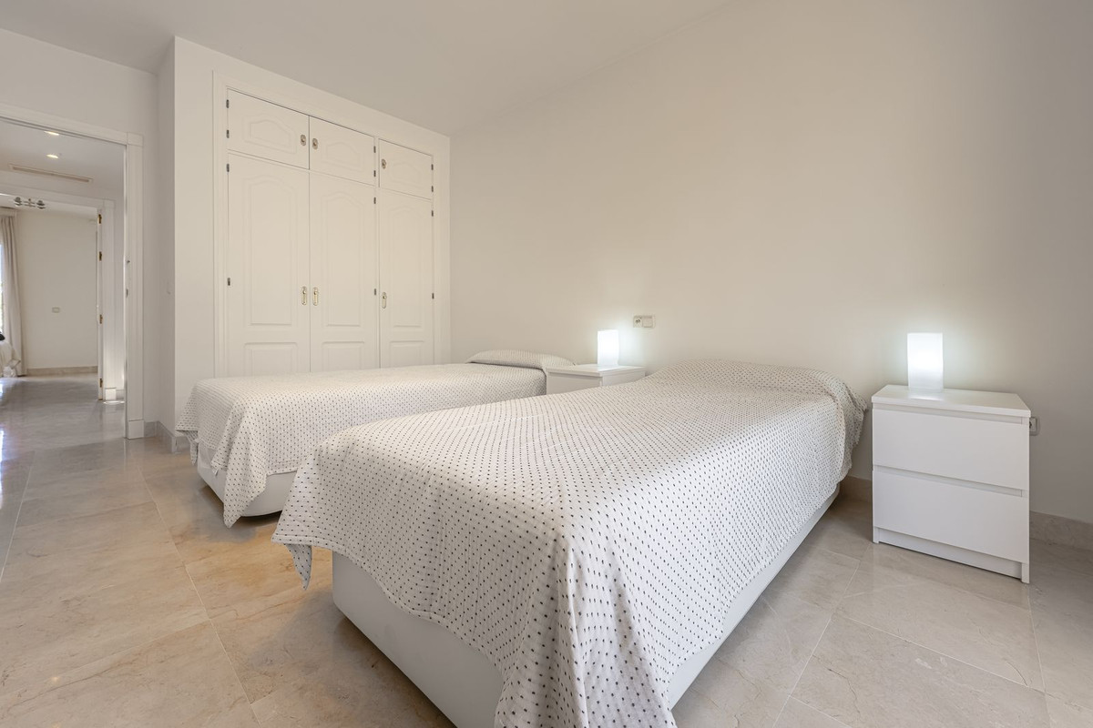 4 Bed Townhouse for sale in Nueva Andalucía Costa Del Sol, Málaga, Spain