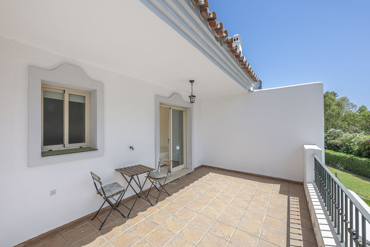 4 Bed Townhouse for sale in Nueva Andalucía Costa Del Sol, Málaga, Spain