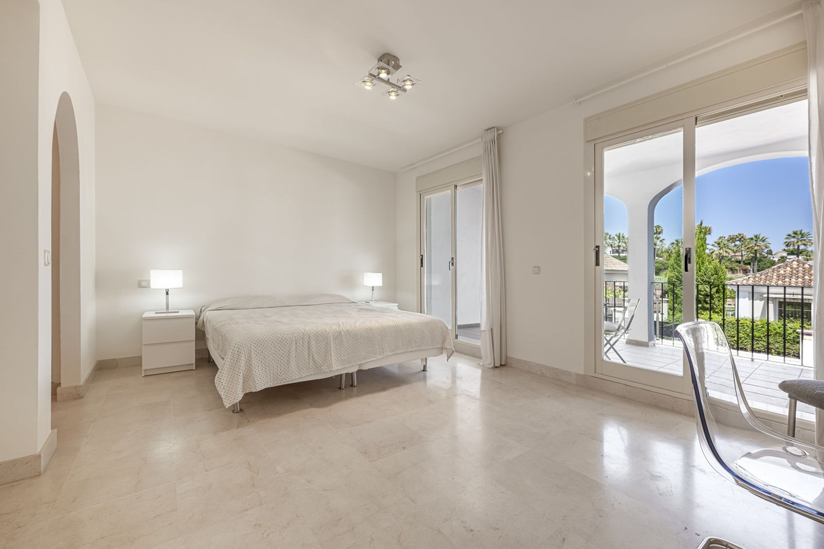 4 Bed Townhouse for sale in Nueva Andalucía Costa Del Sol, Málaga, Spain