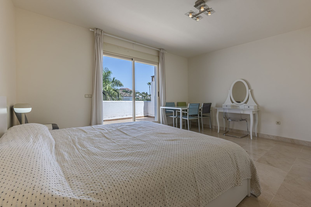 4 Bed Townhouse for sale in Nueva Andalucía Costa Del Sol, Málaga, Spain