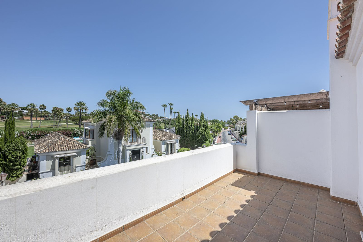 4 Bed Townhouse for sale in Nueva Andalucía Costa Del Sol, Málaga, Spain