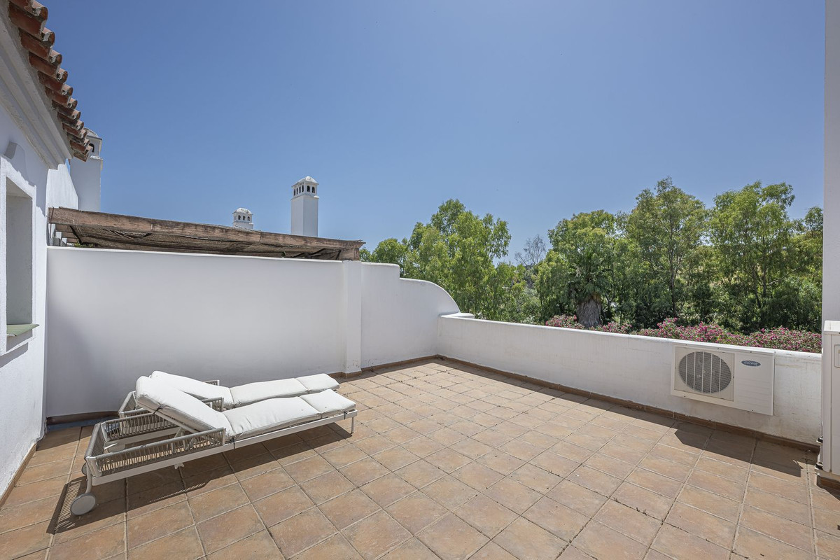 4 Bed Townhouse for sale in Nueva Andalucía Costa Del Sol, Málaga, Spain