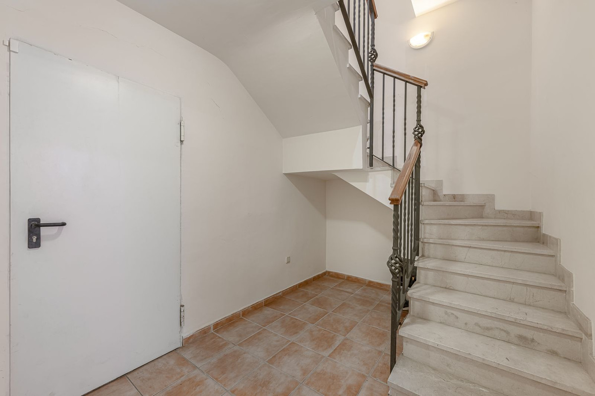 4 Bed Townhouse for sale in Nueva Andalucía Costa Del Sol, Málaga, Spain
