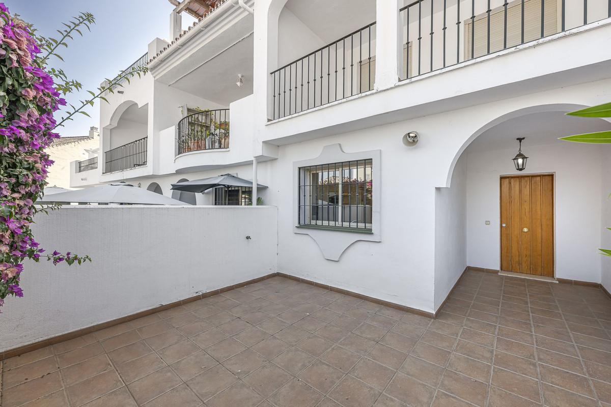 4 Bed Townhouse for sale in Nueva Andalucía Costa Del Sol, Málaga, Spain