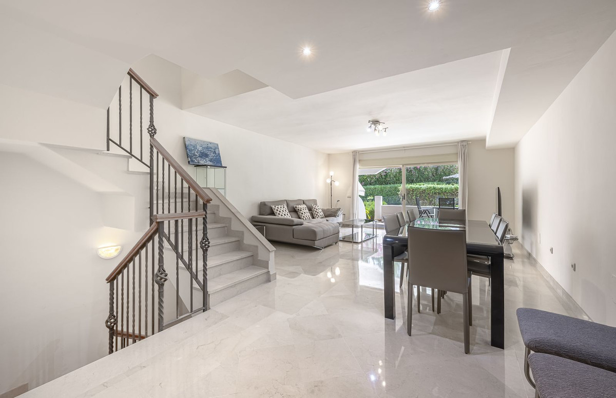 4 Bed Townhouse for sale in Nueva Andalucía Costa Del Sol, Málaga, Spain