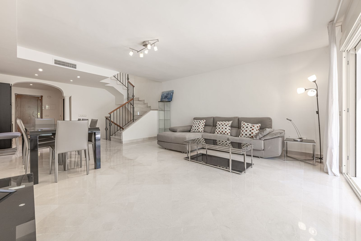 4 Bed Townhouse for sale in Nueva Andalucía Costa Del Sol, Málaga, Spain