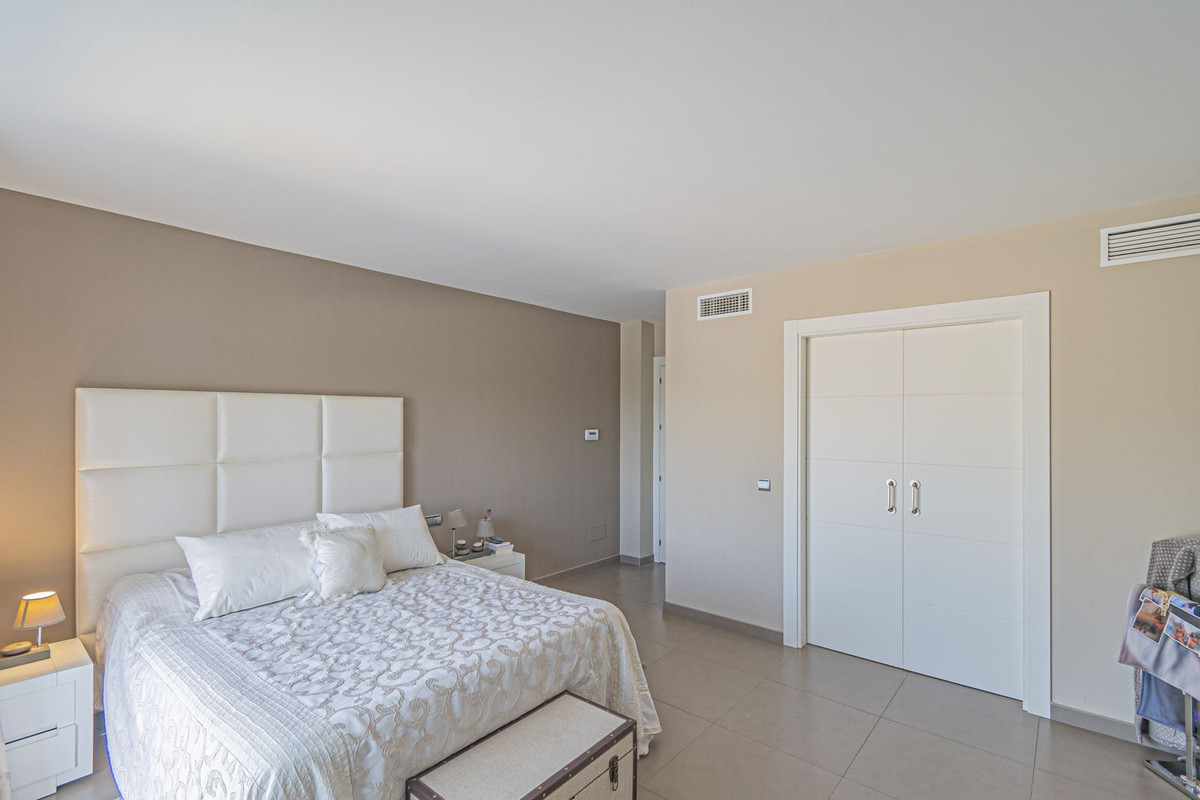 Se vende Villa - Chalet de 5 dormitorios en Costa Del Sol, Málaga, España