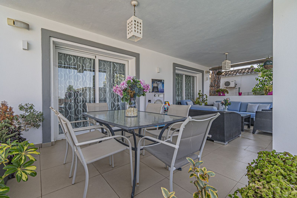 Se vende Villa - Chalet de 5 dormitorios en Costa Del Sol, Málaga, España