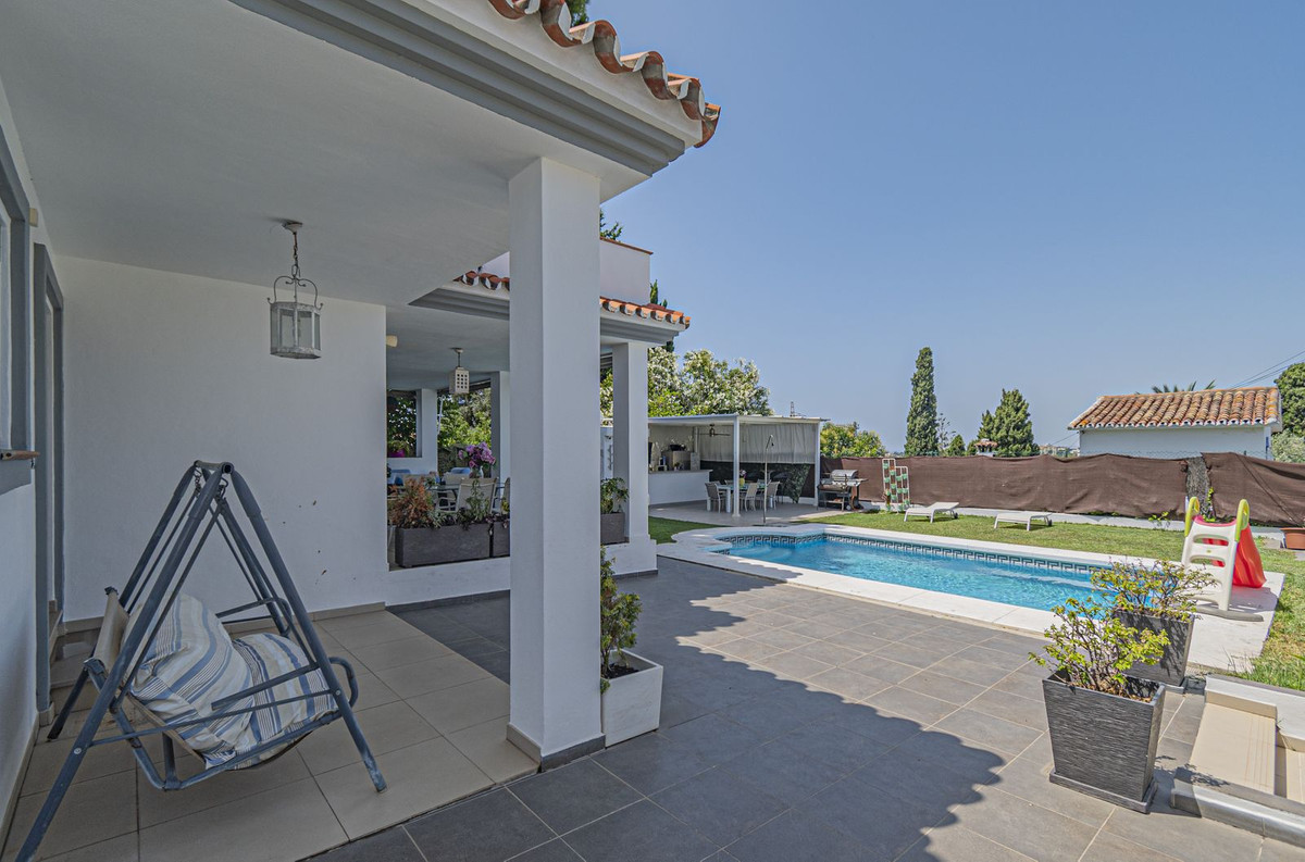 Se vende Villa - Chalet de 5 dormitorios en Costa Del Sol, Málaga, España