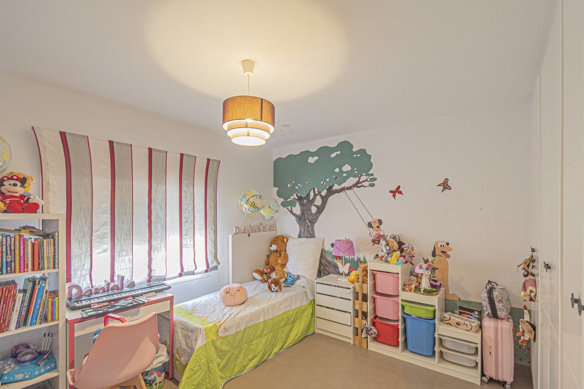 Se vende Villa - Chalet de 5 dormitorios en Costa Del Sol, Málaga, España