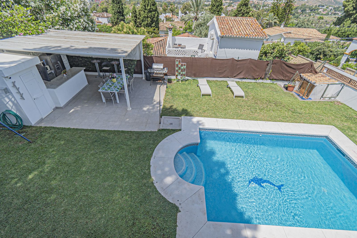 Se vende Villa - Chalet de 5 dormitorios en Costa Del Sol, Málaga, España