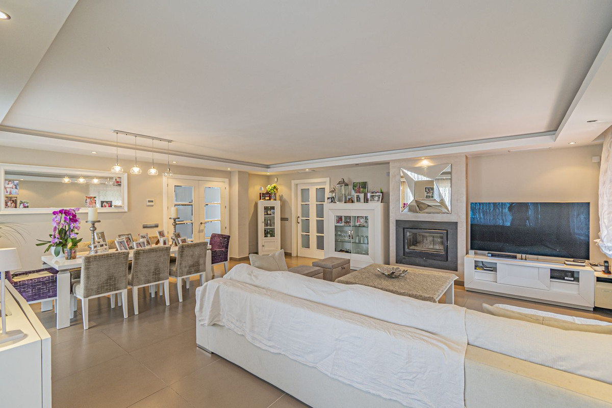 Se vende Villa - Chalet de 5 dormitorios en Costa Del Sol, Málaga, España