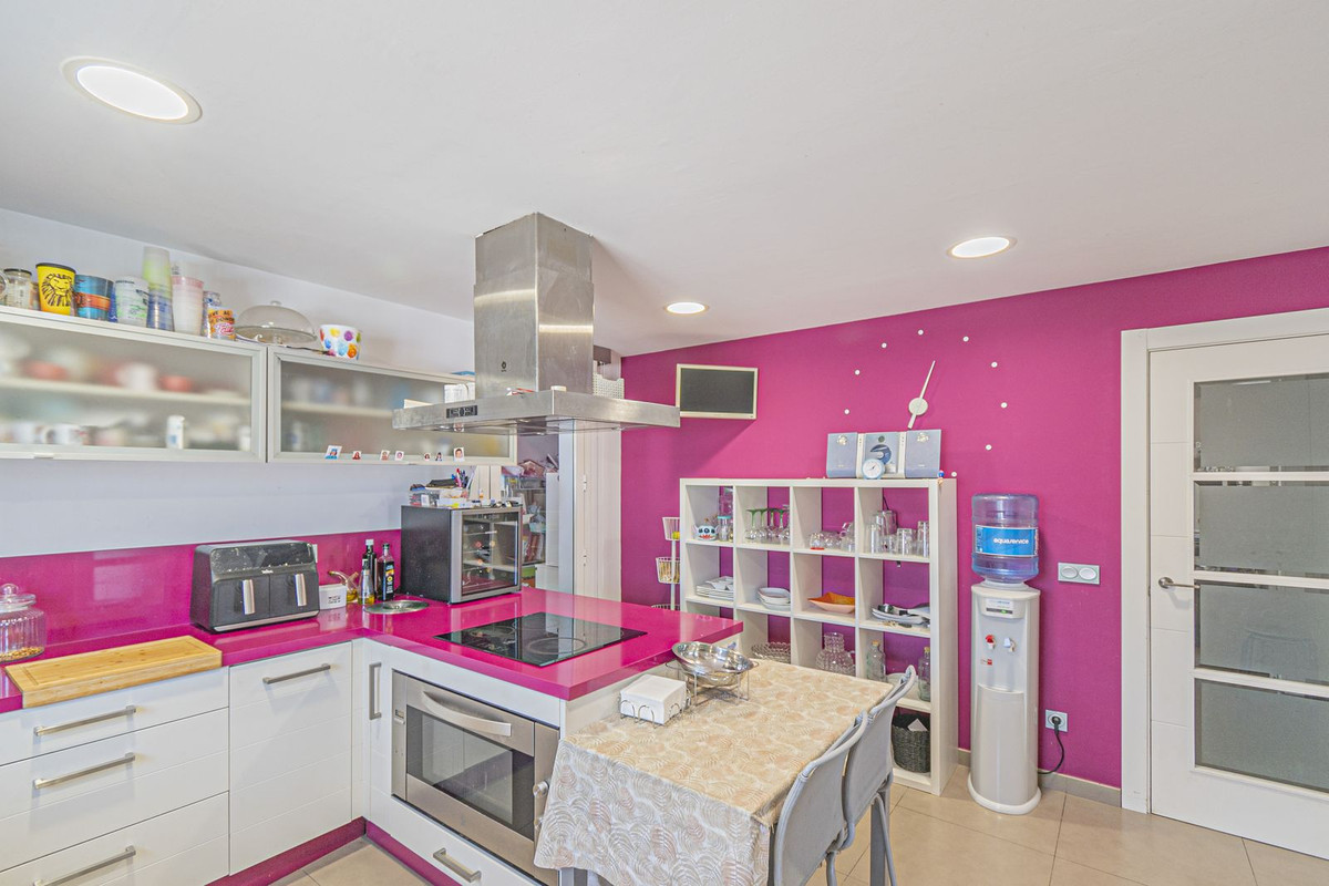 Se vende Villa - Chalet de 5 dormitorios en Costa Del Sol, Málaga, España