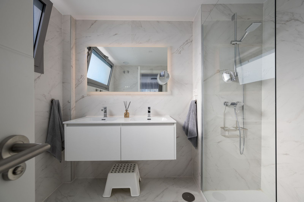 3 Bed Apartment for sale in El Chaparral Costa Del Sol, Málaga, Spain