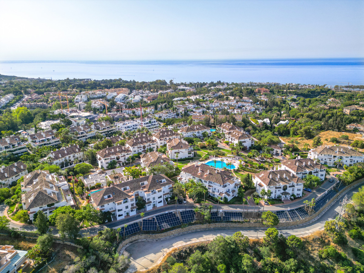 3 Bed Apartment for sale in The Golden Mile Costa Del Sol, Málaga, Spain