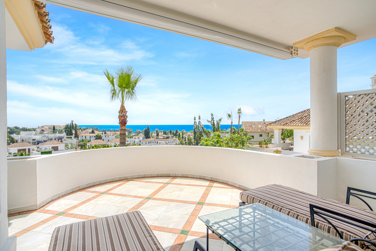 3 Bed Apartment for sale in The Golden Mile Costa Del Sol, Málaga, Spain
