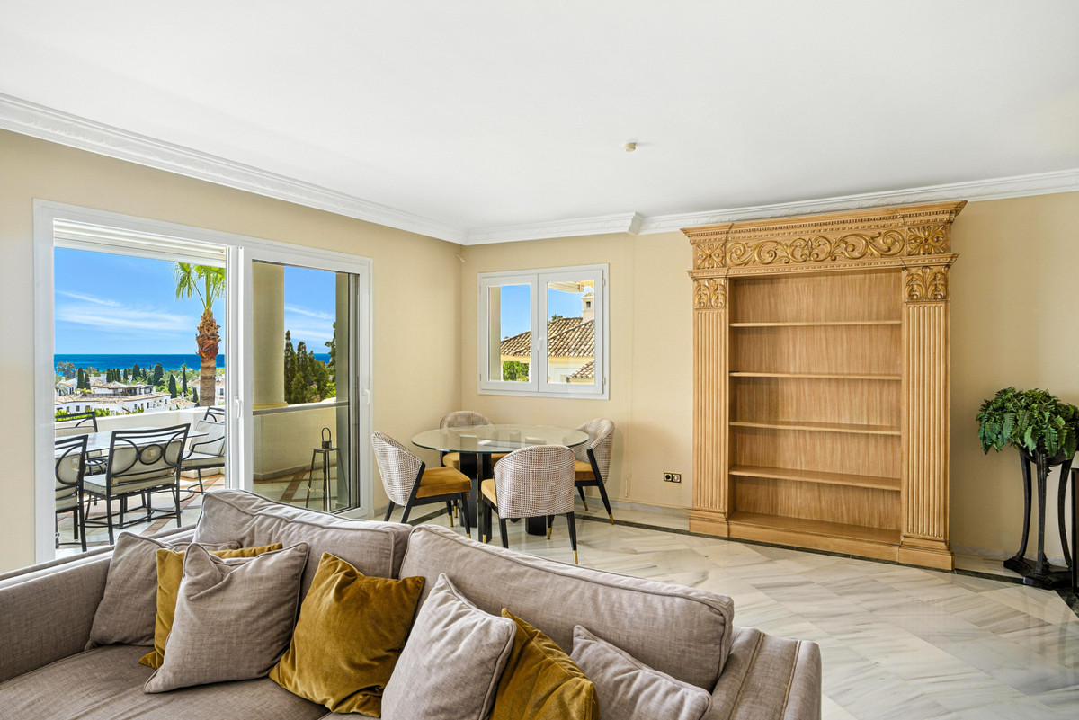 3 Bed Apartment for sale in The Golden Mile Costa Del Sol, Málaga, Spain
