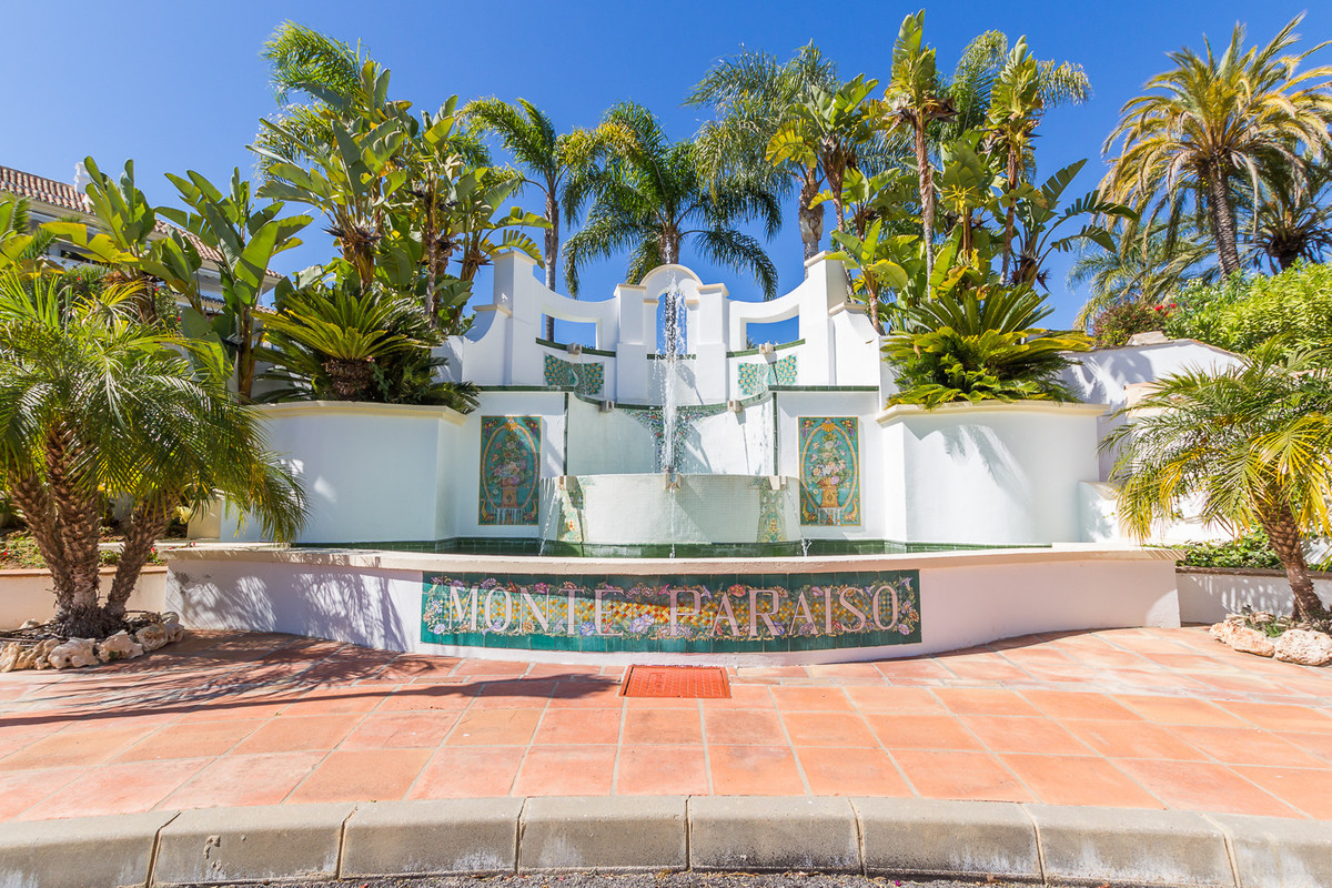 3 Bed Apartment for sale in The Golden Mile Costa Del Sol, Málaga, Spain