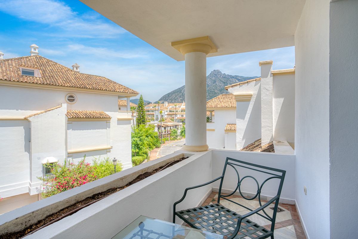 3 Bed Apartment for sale in The Golden Mile Costa Del Sol, Málaga, Spain