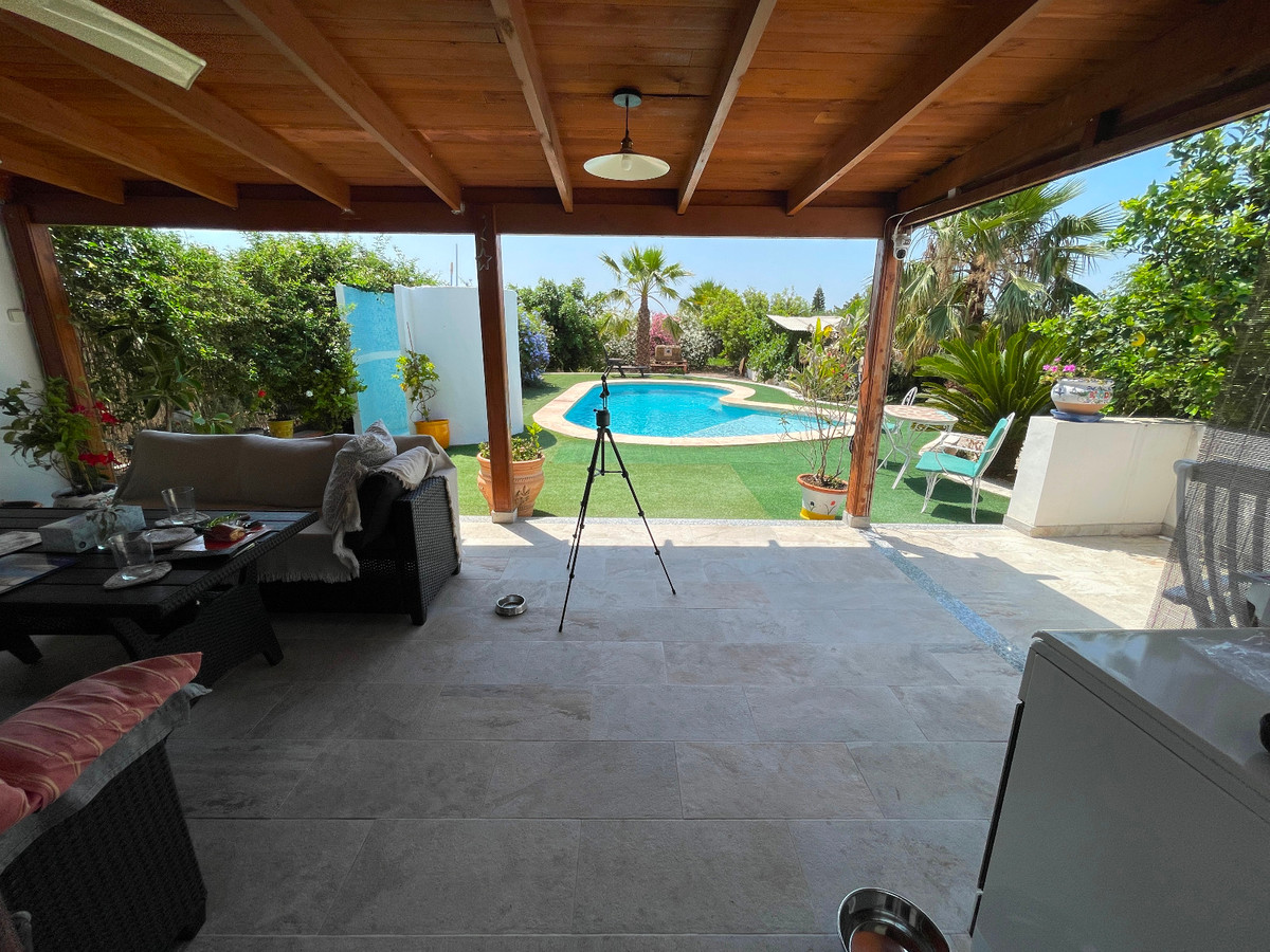 Se vende Villa - Chalet de 4 dormitorios en Costa Blanca, Alicante, España