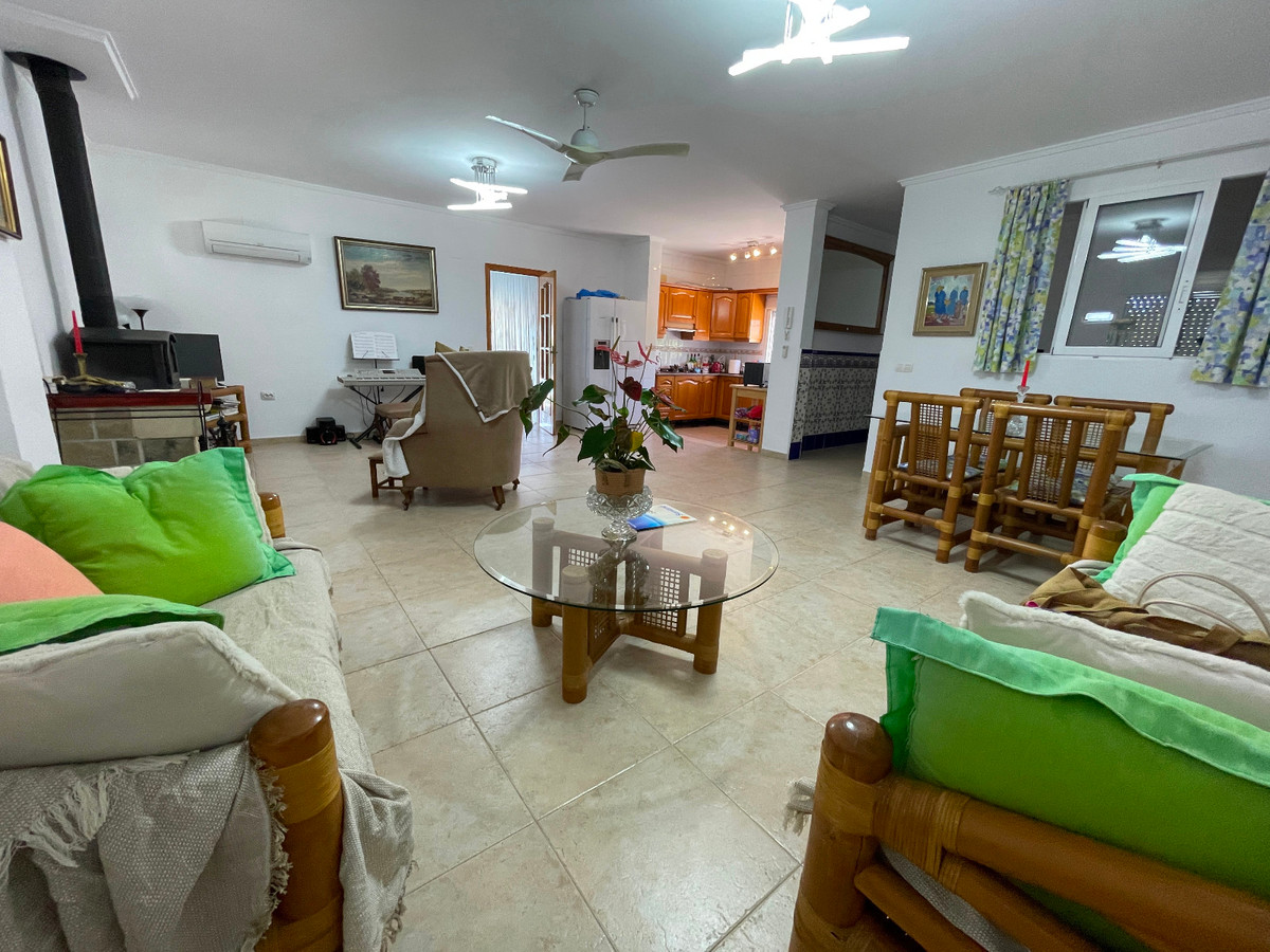 Se vende Villa - Chalet de 4 dormitorios en Costa Blanca, Alicante, España
