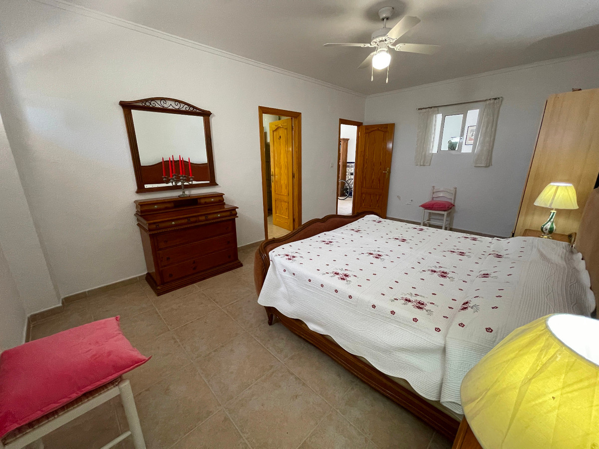 Se vende Villa - Chalet de 4 dormitorios en Costa Blanca, Alicante, España