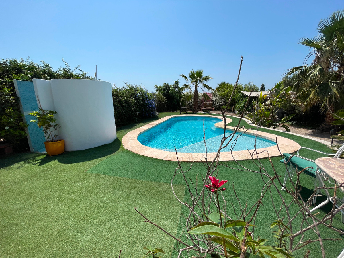 Se vende Villa - Chalet de 4 dormitorios en Costa Blanca, Alicante, España