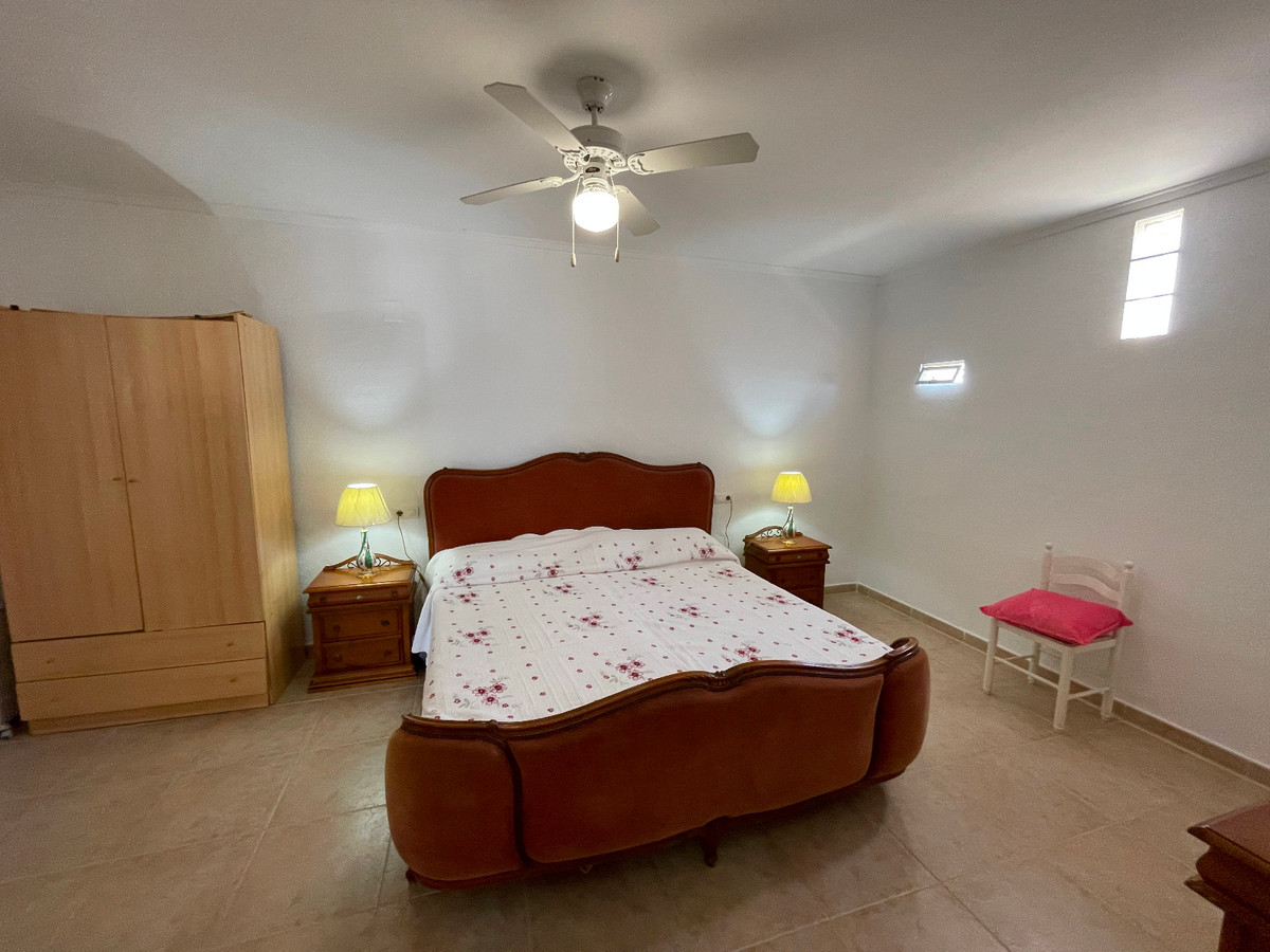 Se vende Villa - Chalet de 4 dormitorios en Costa Blanca, Alicante, España