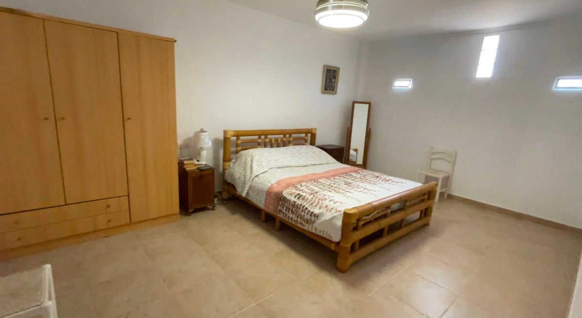 Se vende Villa - Chalet de 4 dormitorios en Costa Blanca, Alicante, España