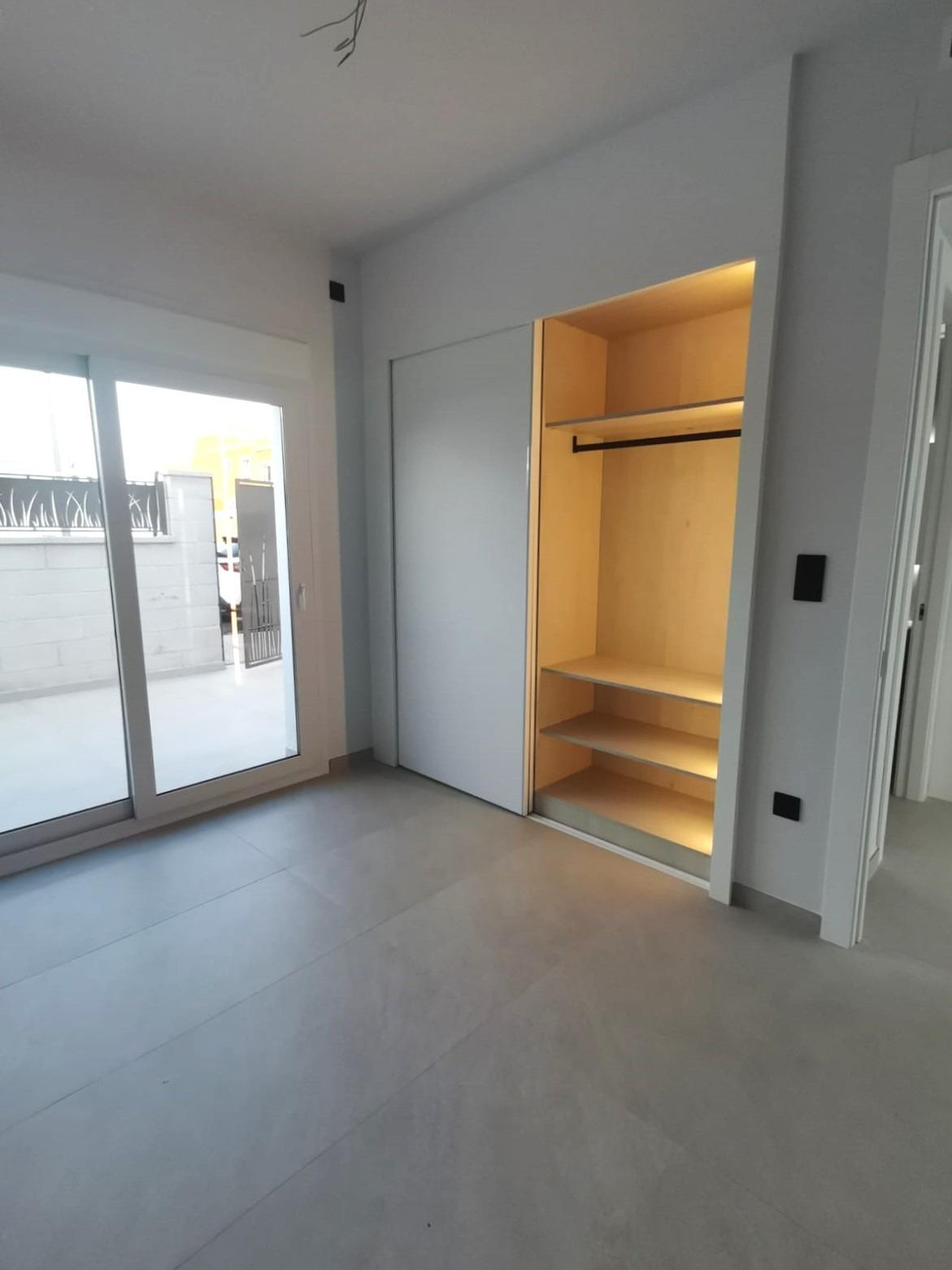 Se vende Villa - Chalet de 3 dormitorios en Costa Blanca, Alicante, España