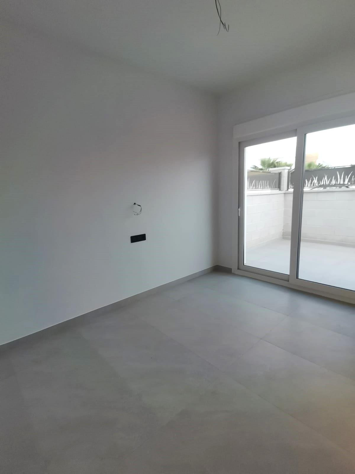 Se vende Villa - Chalet de 3 dormitorios en Costa Blanca, Alicante, España