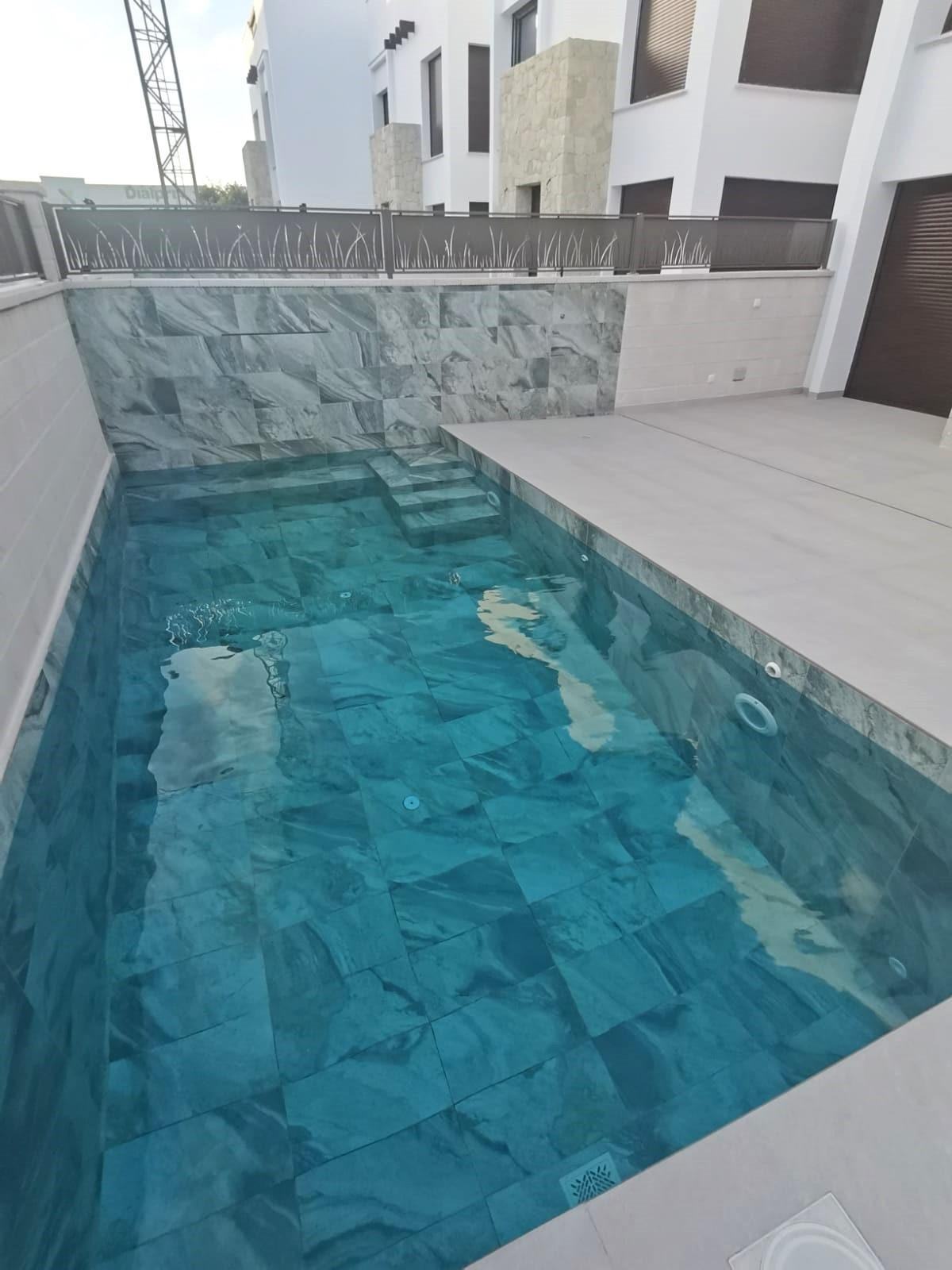 Se vende Villa - Chalet de 3 dormitorios en Costa Blanca, Alicante, España