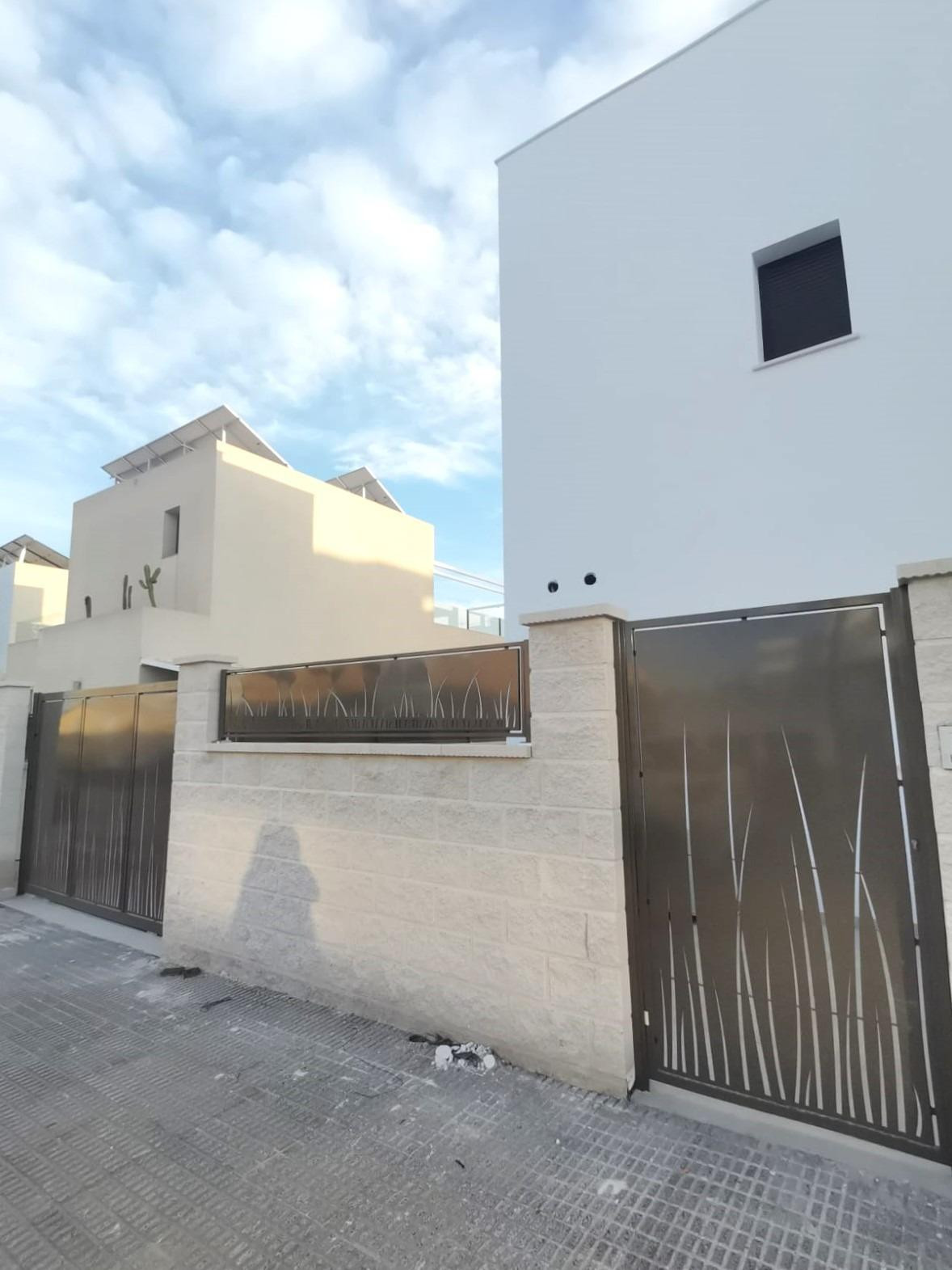 Se vende Villa - Chalet de 3 dormitorios en Costa Blanca, Alicante, España