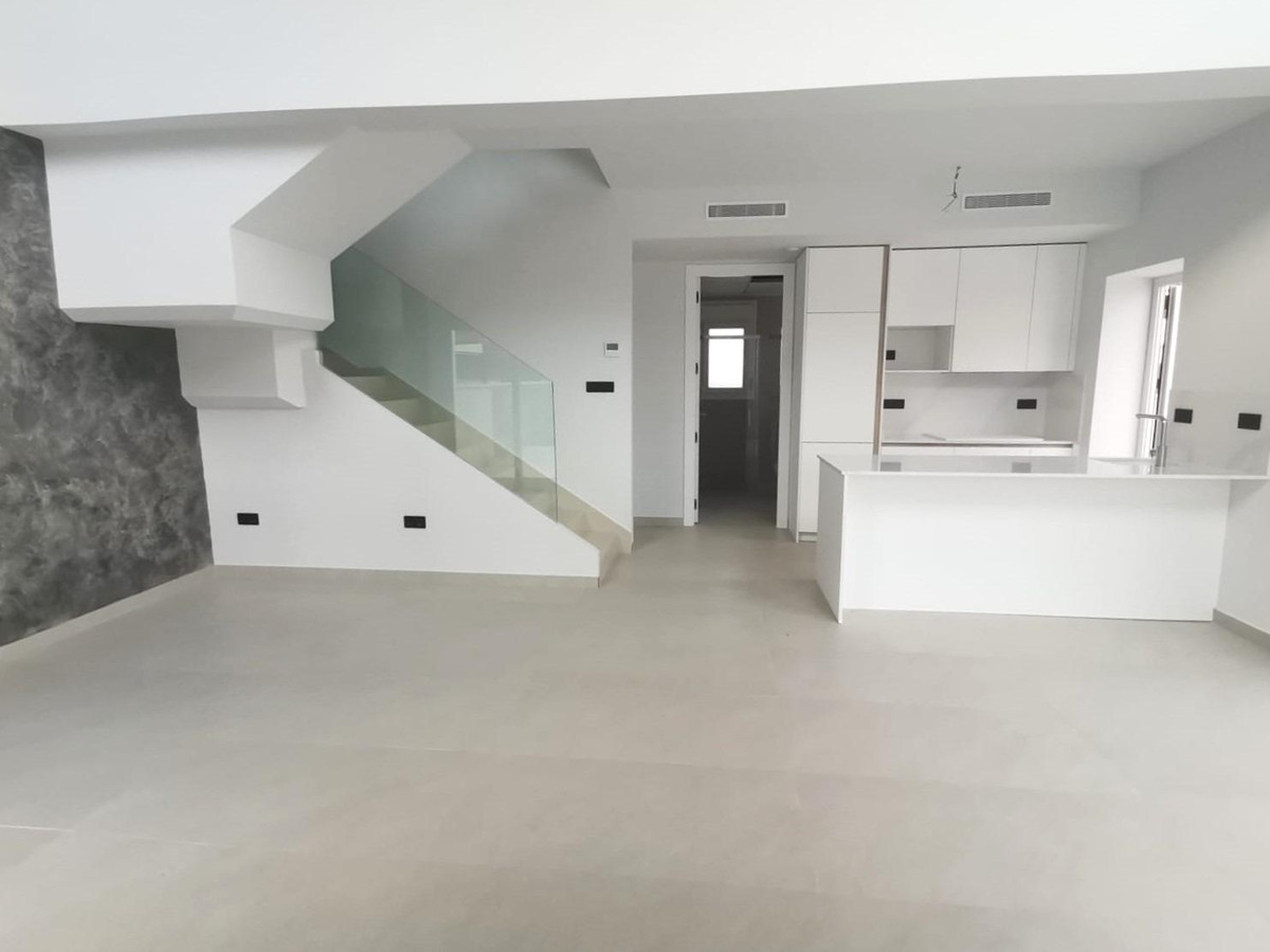 Se vende Villa - Chalet de 3 dormitorios en Costa Blanca, Alicante, España