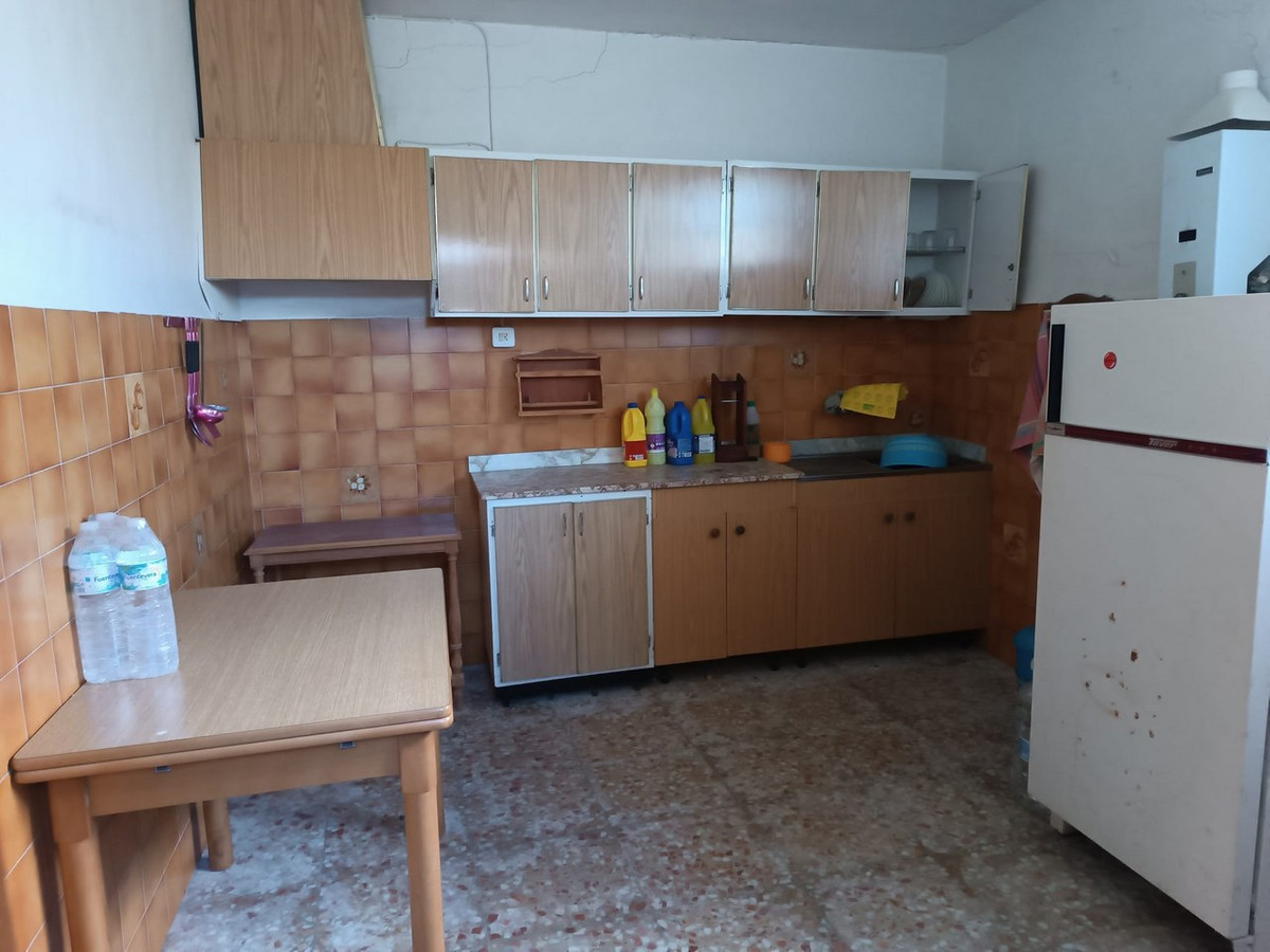 10 Bed Townhouse for sale in Yecla Costa Calida, Murcia, Spain