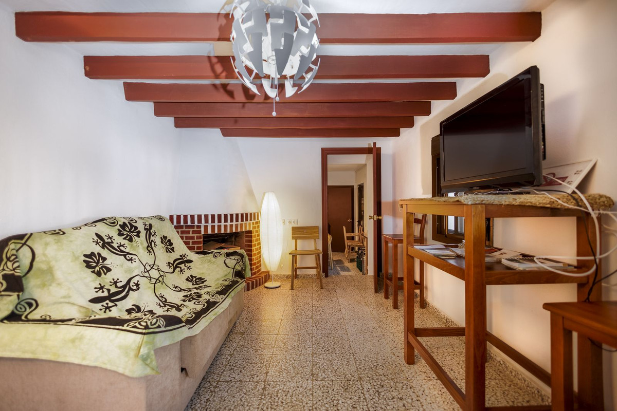 6 Bed Townhouse for sale in Pizarra Costa Del Sol, Málaga, Spain