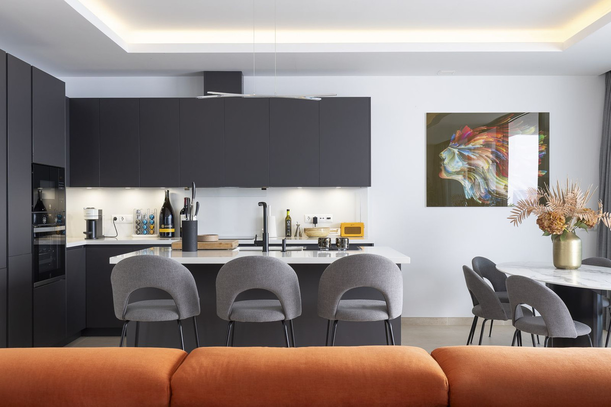 4 Bed Townhouse for sale in Coín Costa Del Sol, Málaga, Spain