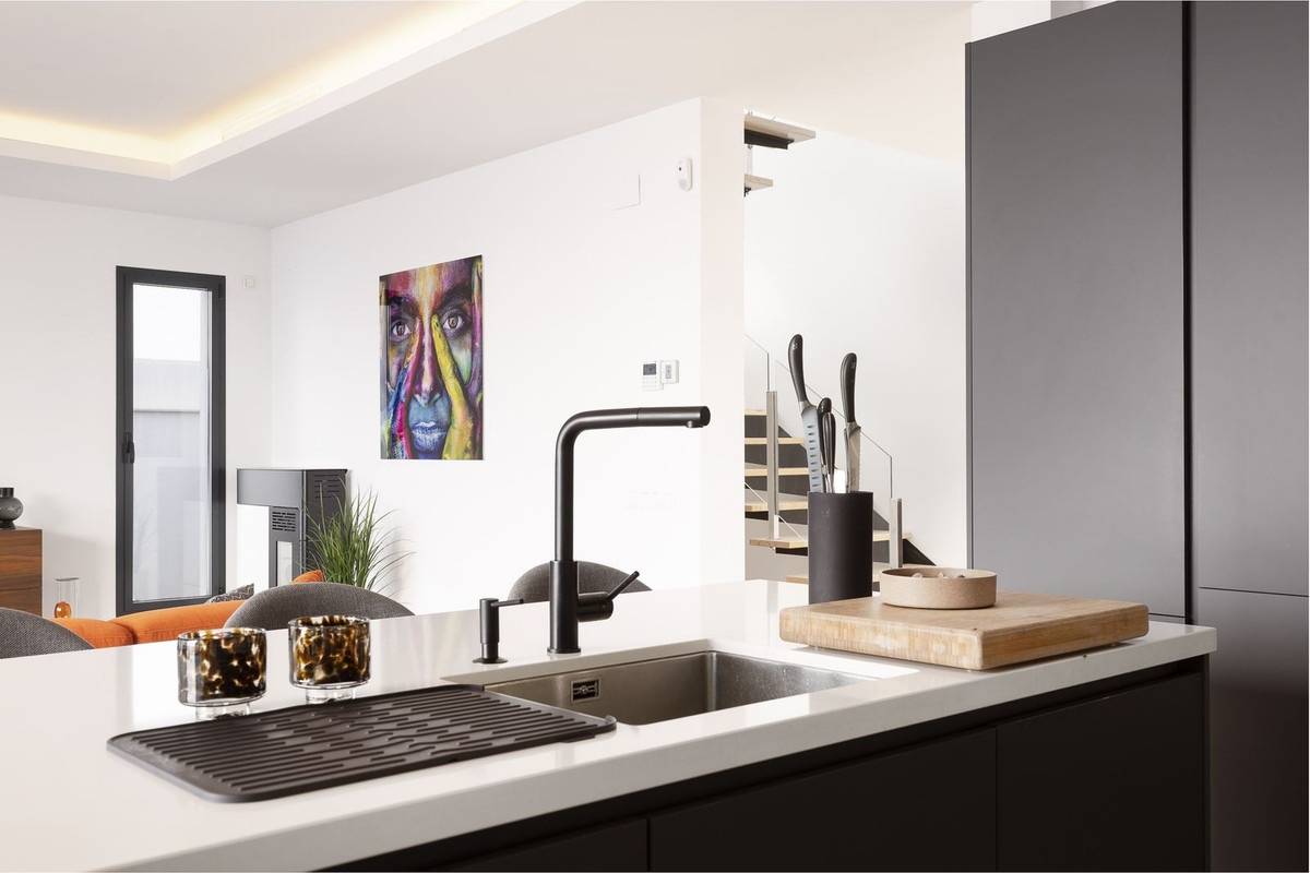 4 Bed Townhouse for sale in Coín Costa Del Sol, Málaga, Spain