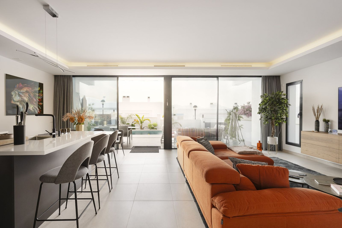 4 Bed Townhouse for sale in Coín Costa Del Sol, Málaga, Spain
