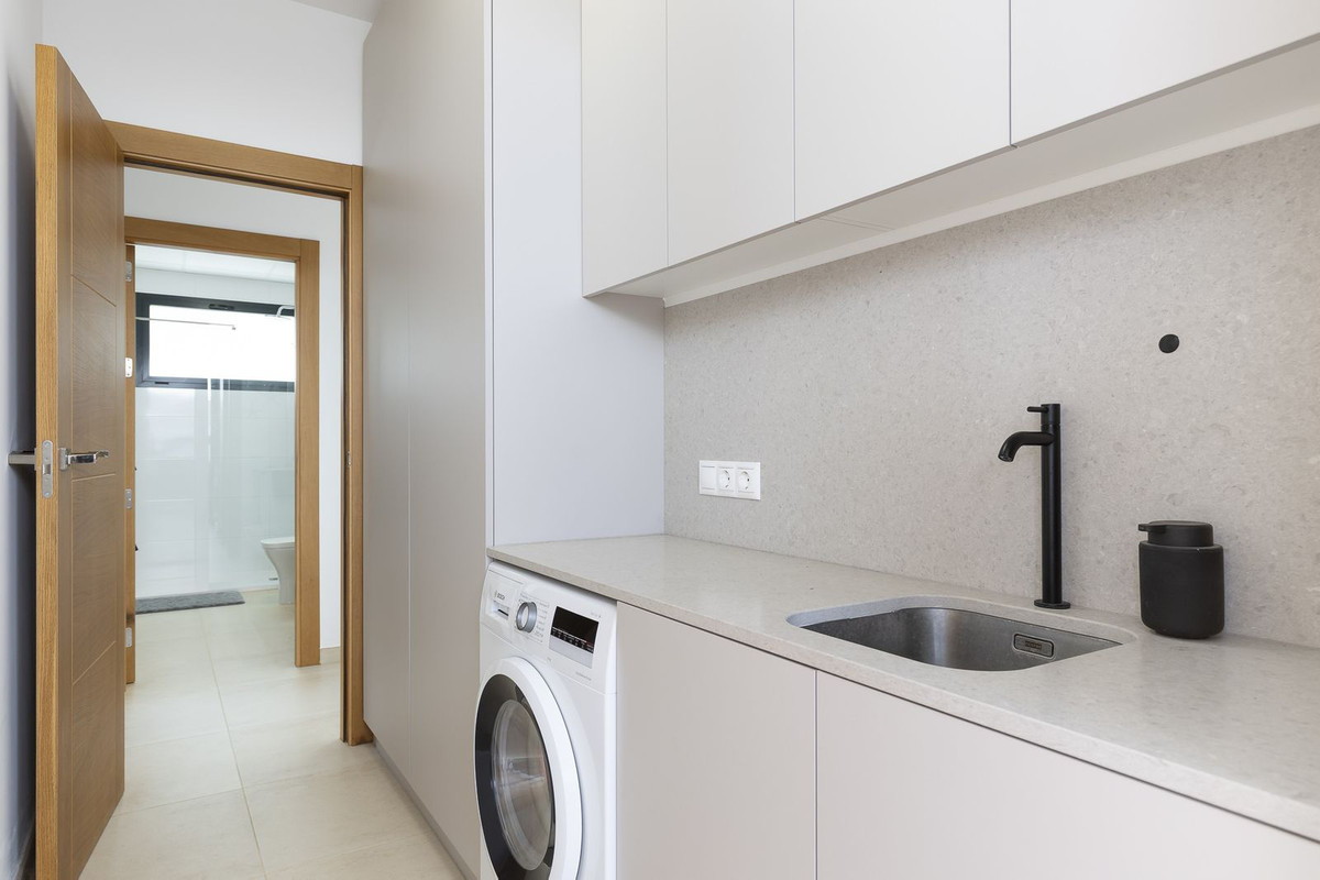 4 Bed Townhouse for sale in Coín Costa Del Sol, Málaga, Spain