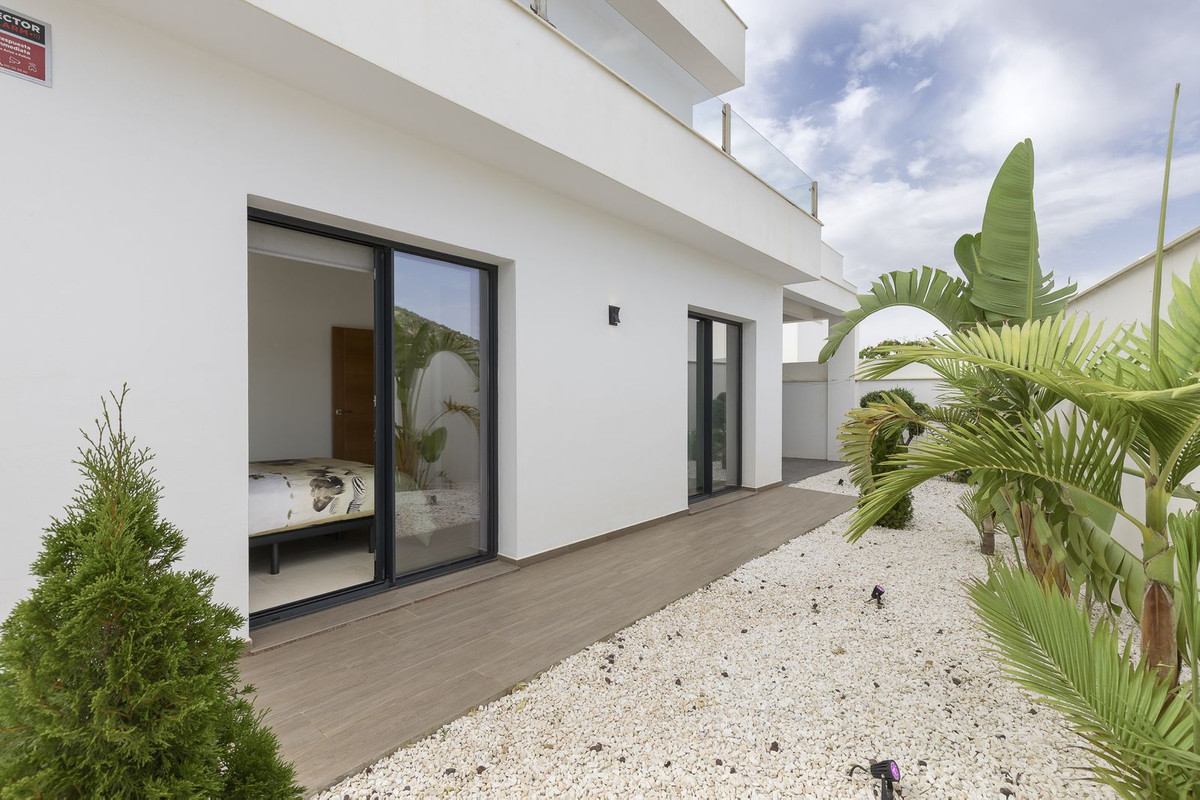 4 Bed Townhouse for sale in Coín Costa Del Sol, Málaga, Spain