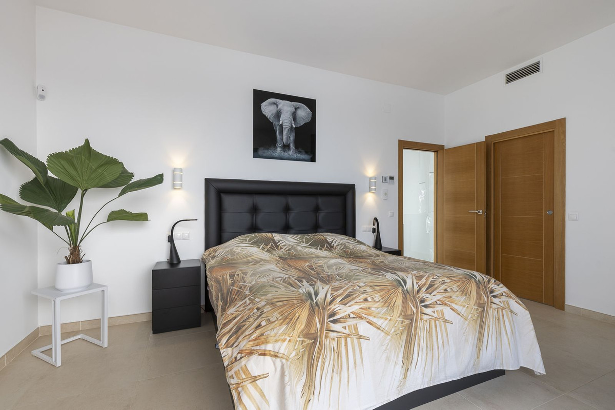4 Bed Townhouse for sale in Coín Costa Del Sol, Málaga, Spain