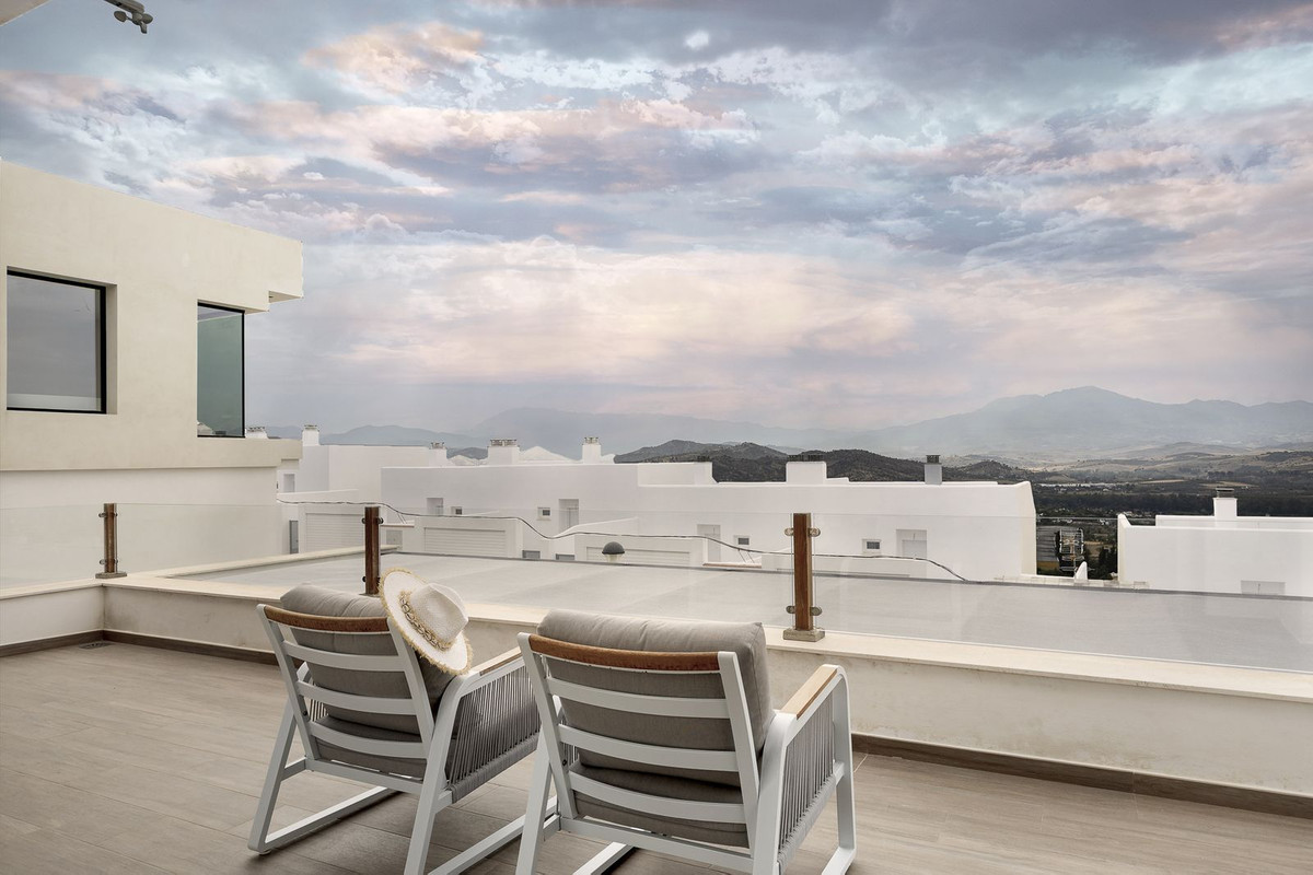 4 Bed Townhouse for sale in Coín Costa Del Sol, Málaga, Spain