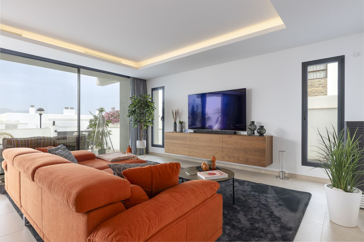 4 Bed Townhouse for sale in Coín Costa Del Sol, Málaga, Spain