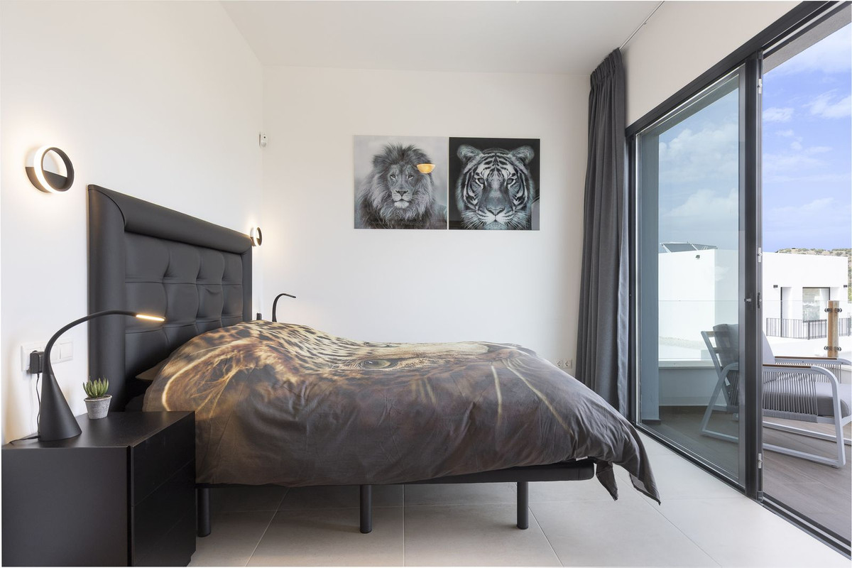 4 Bed Townhouse for sale in Coín Costa Del Sol, Málaga, Spain