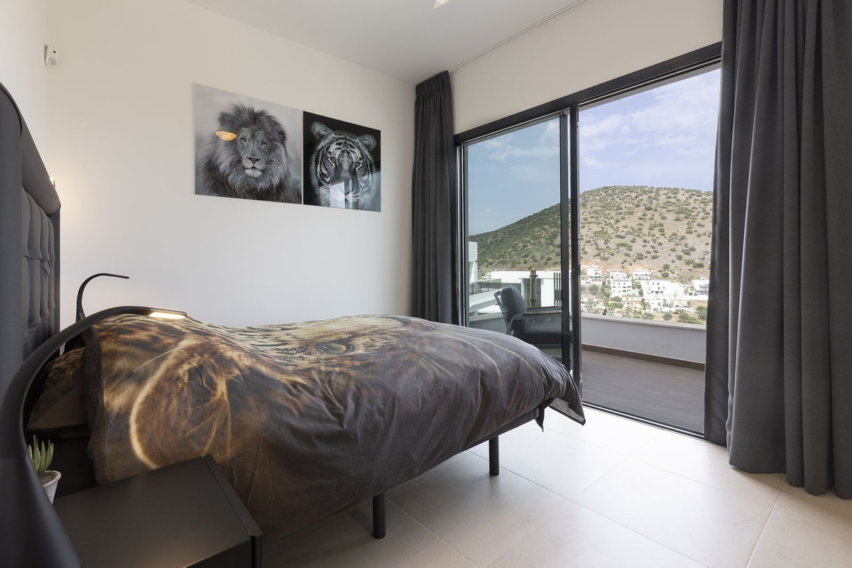 4 Bed Townhouse for sale in Coín Costa Del Sol, Málaga, Spain