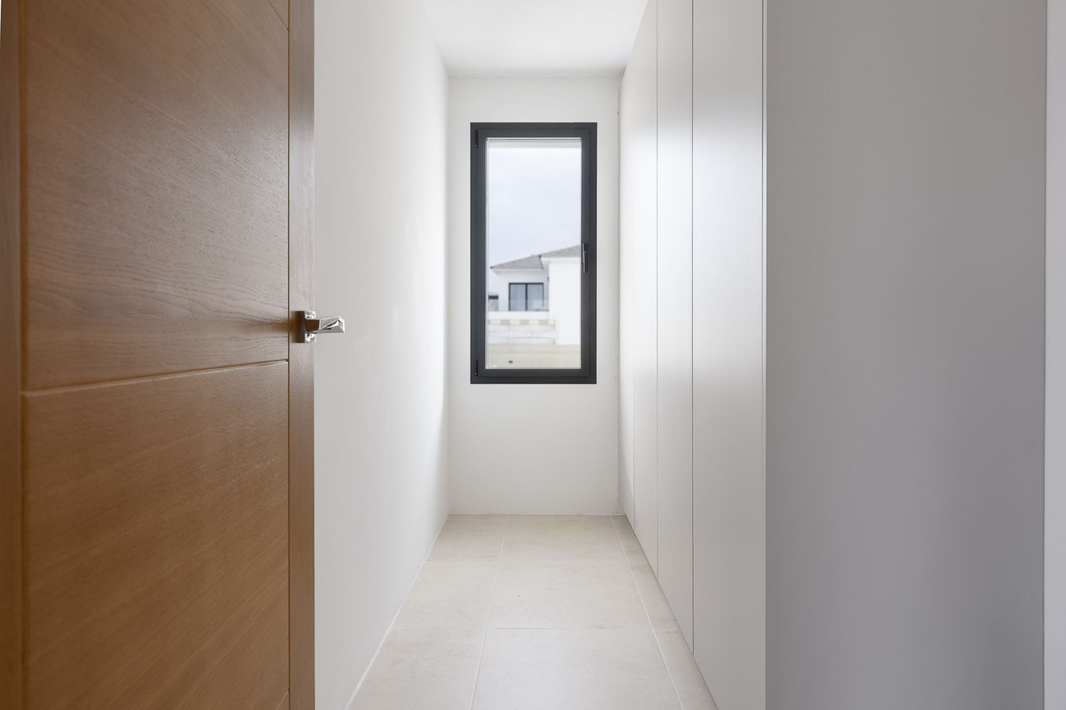 4 Bed Townhouse for sale in Coín Costa Del Sol, Málaga, Spain