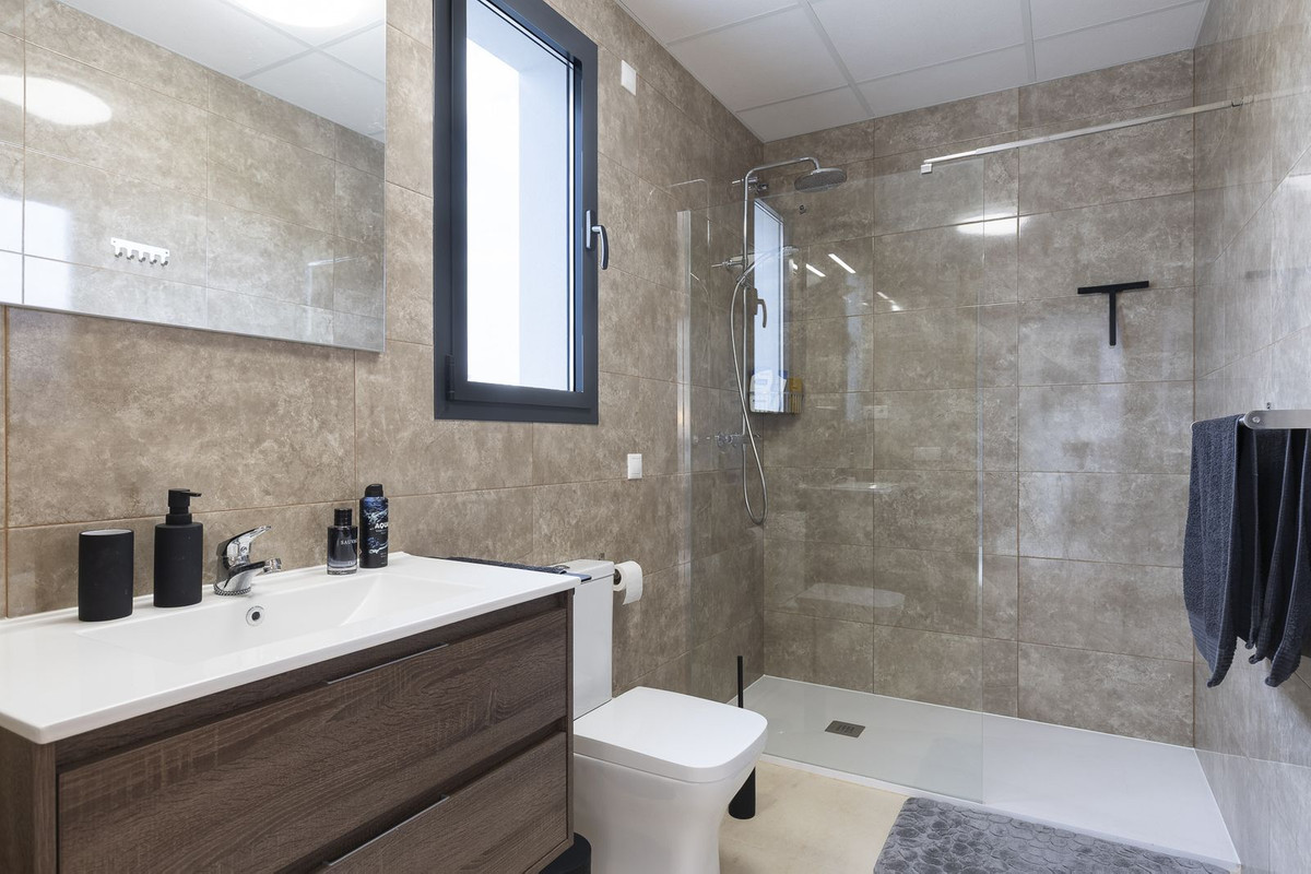 4 Bed Townhouse for sale in Coín Costa Del Sol, Málaga, Spain