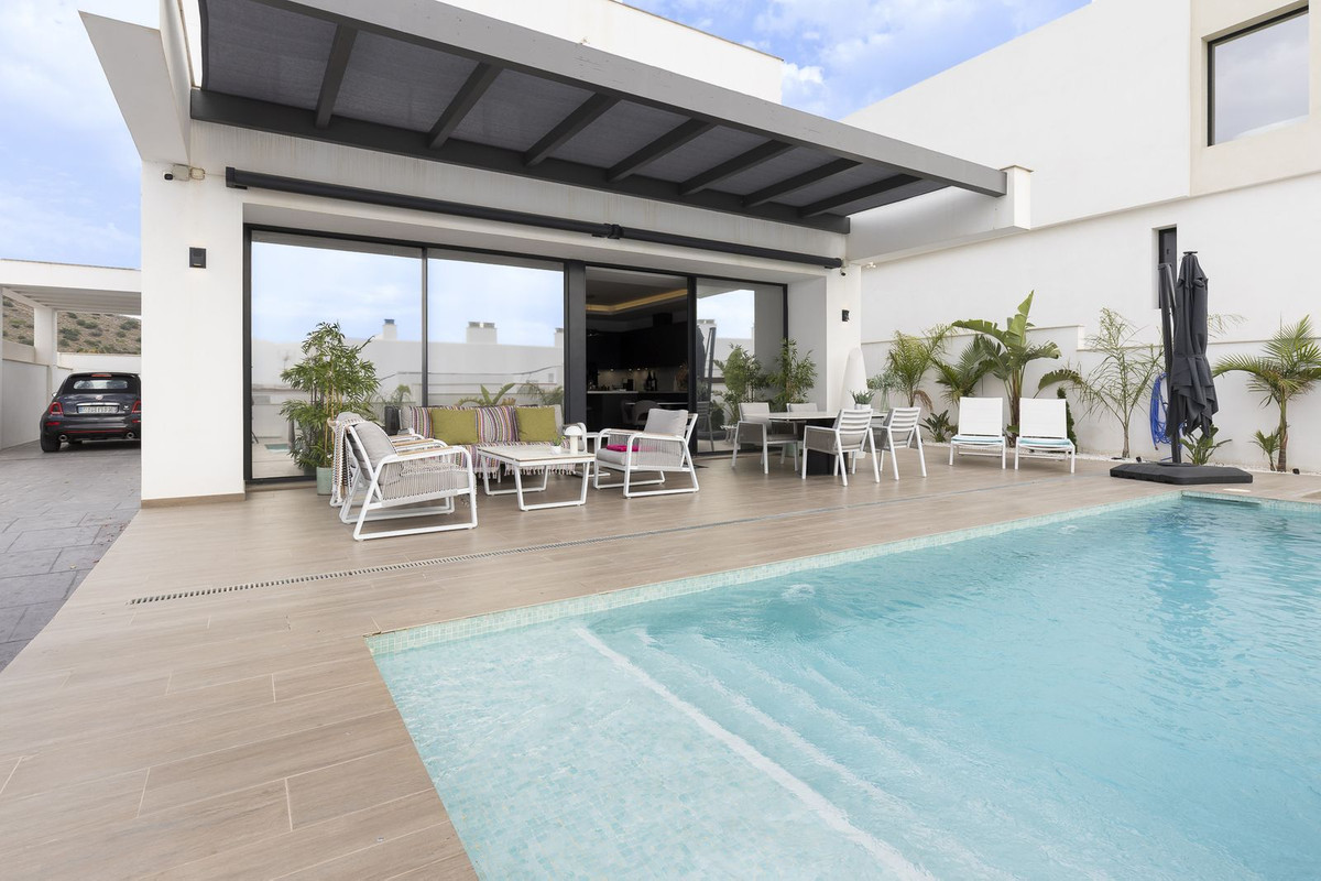 4 Bed Townhouse for sale in Coín Costa Del Sol, Málaga, Spain