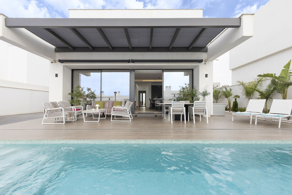 4 Bed Townhouse for sale in Coín Costa Del Sol, Málaga, Spain